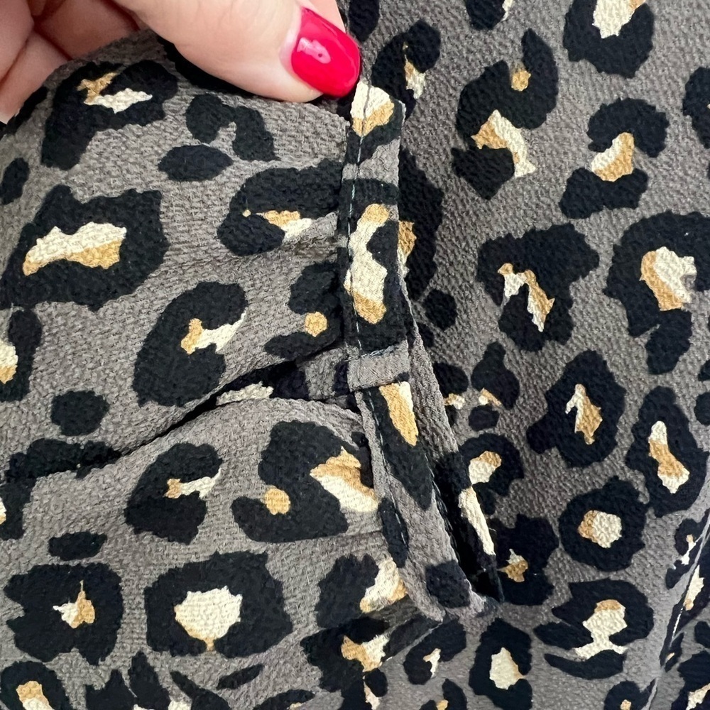 Leopard Print Tunic Blouse Size S Oversized V-Neck Long Sleeve Boho Casual - Picture 6 of 10